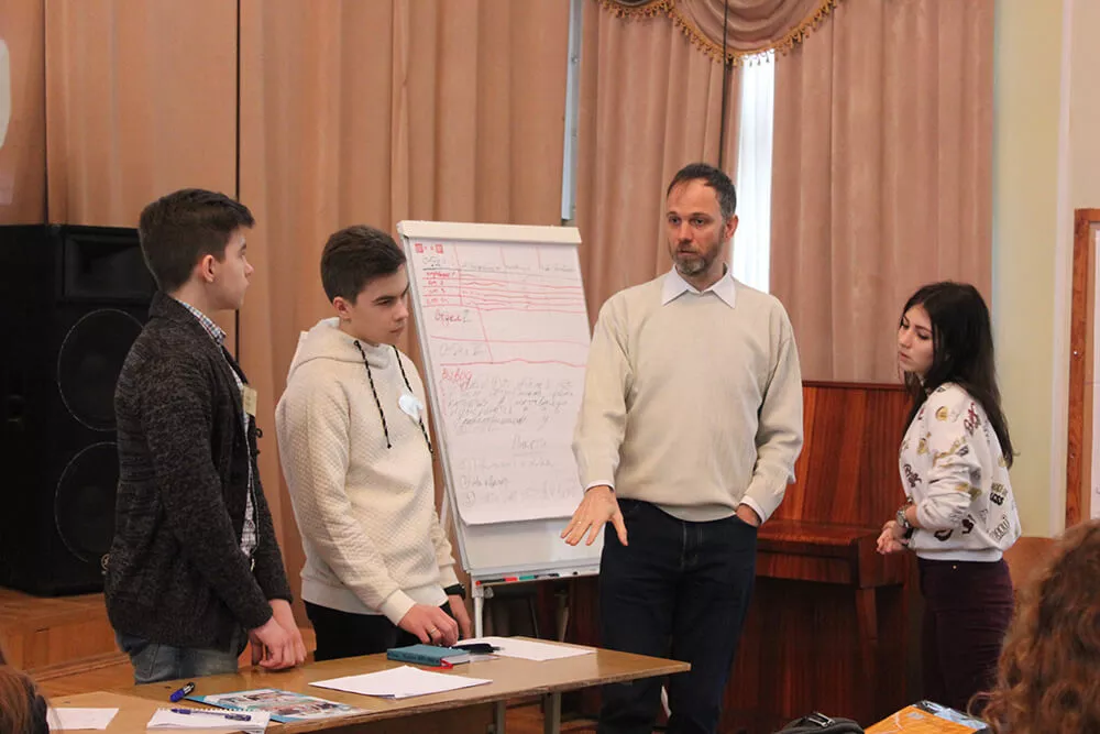 Учасники бізнес-симуляції HR Діти